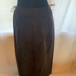 Banana Republic Suede Skirt. Y2K. 10.